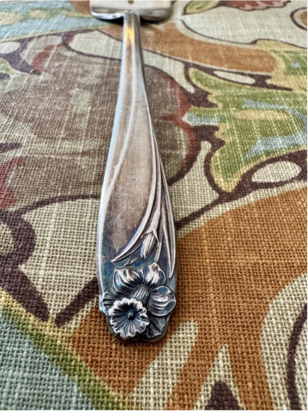 Cold Meat Serving Fork 8 3/4" 1950 Daffodil 1847 Rogers Bros - Picture 3 of 4